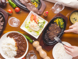 ジャンボステーキ　はらぺこや／オリエンタル・グループ