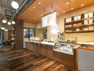 WHITE GLASS COFFEE（ホワイトグラスコーヒー）福岡店／株式会社 ロイヤル・アーツ