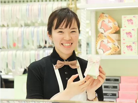 LADUREE渋谷東急フードショー店