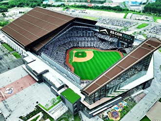 IZAKAYAとぽす／株式会社Def eat