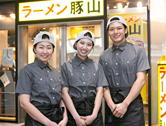 豚山 鶴見店／株式会社ギフトホールディングス