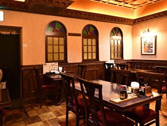 海鮮食飲市場 マルカミ食堂 ドックヤード／GYRO HOLDINGS 株式会社