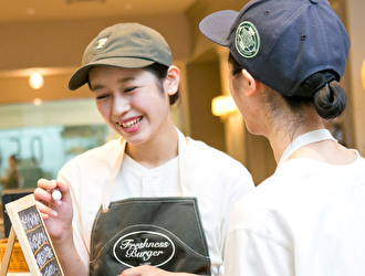 FRESHNESS BURGER LUXS FRONT店／株式会社フレッシュネス