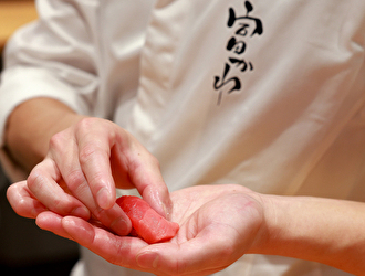 鮨ト酒 富かわ【株式会社グリーンコーポレーション】