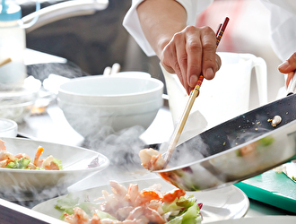 ヤマトホールディングス本社内 社員食堂／株式会社ハートフルダイニング