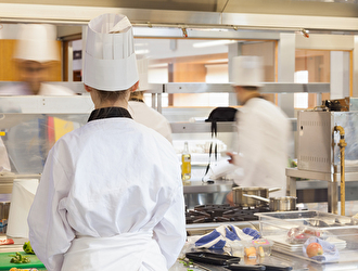 株式会社トランプス