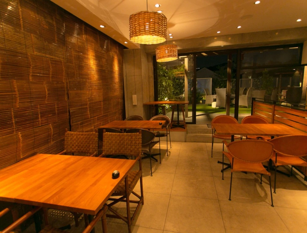 Asian Cafe Hiroz（アジアンカフェ ヒロッズ）／有限会社杉田モータース