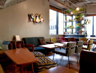 WIRED CAFE 梅田NUchayamachi（カフェ・カンパニー株式会社）