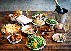 株式会社ダブリューズカンパニー ホテルやフレンチ出身のスタッフも在籍しているので、カフェだけど本格的な料理を学び、実践し、成長できる環境です！