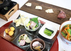 株式会社HAMAYOUリゾート お客様のご要望に応じたメニューを作る事もありますが、完全予約制（宿泊者に提供する為）だからこその働きやすさがあり！