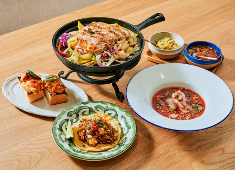 メゾンカカオ株式会社 物販・カフェ・レストランと、1つの会社内で多様なキャリアパスがあるから、働きながら目標を見つける…何てこともOK！