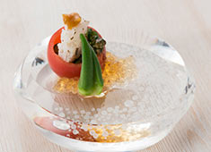 センチュリーコート丸の内 「朔」では、二十四の季節を五感で感じていただけるよう、二週毎に献立をご用意しています。