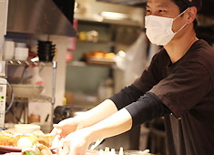 カフェ・カンパニー株式会社 ★今後も新店計画多数！調理・ホールの垣根が無く、いつも笑顔があふれる職場。すんなりと溶け込むことができます。