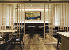 株式会社う匠山家 落ち着いた雰囲気の店内でお食事をお楽しみいただけます。