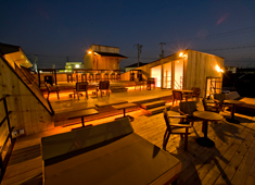 有限会社PUBLIC DINER 別荘のロッジを思わせるお店で、一から手作りの洋食を提供しています